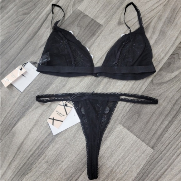 Daisy Bra/underwear SET NWT - Picture 2 of 6